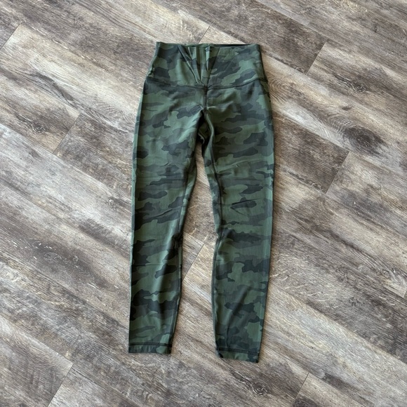 Lululemon 🍋 LULULEMON ALIGN™ PANT II 25" - Heritage 365 Camo Green Twill Multi - Picture 3 of 8